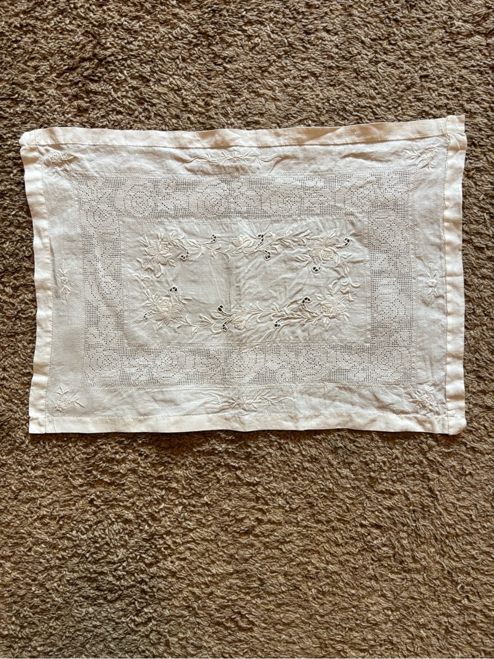 Embroidered White Decorative Table Runner Placemat